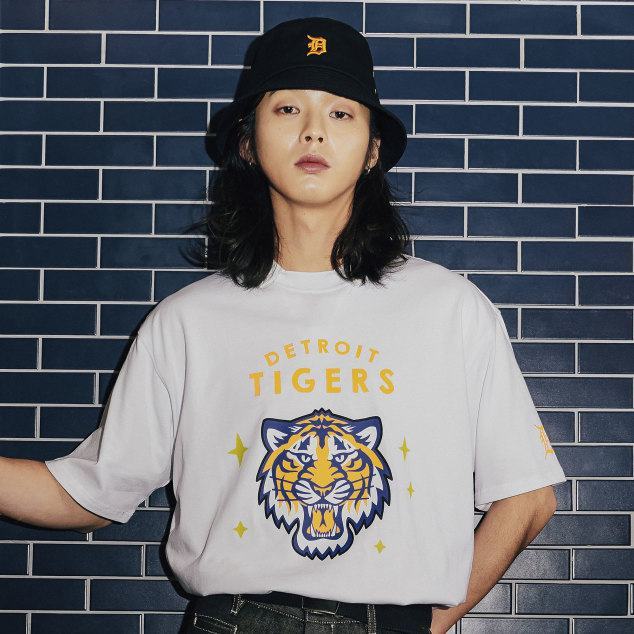 Áo phông MLB The Year of Tiger Short Sleeve T-shirt Detroit Tigers