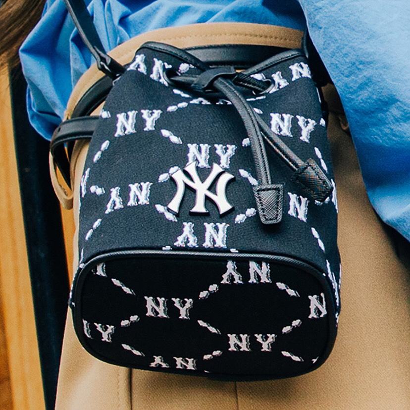 Túi Đeo Chéo MLB Monogram Diamond Jacquard Mini Bucket Bag New